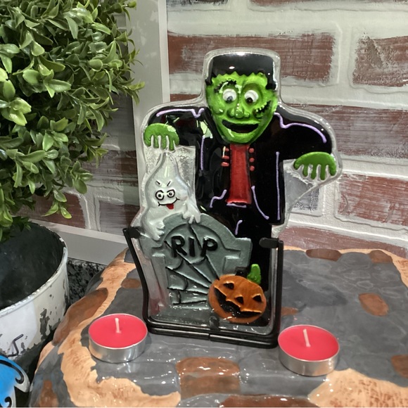 🟢 “3/$15” - Halloween Candle Decor - “RIP” - With 2 Tea Candles - Cute - Picture 5 of 7